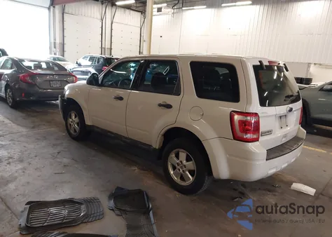 2012 Ford Escape Xls z USA, uszkodzony, nr VIN 1FMCU0C78CKC68373